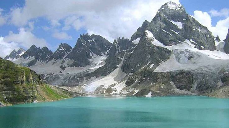 Alpather-Lake-in-Jammu-ana-Kashmir-The-Frozen-Lake-_-Picnicwale